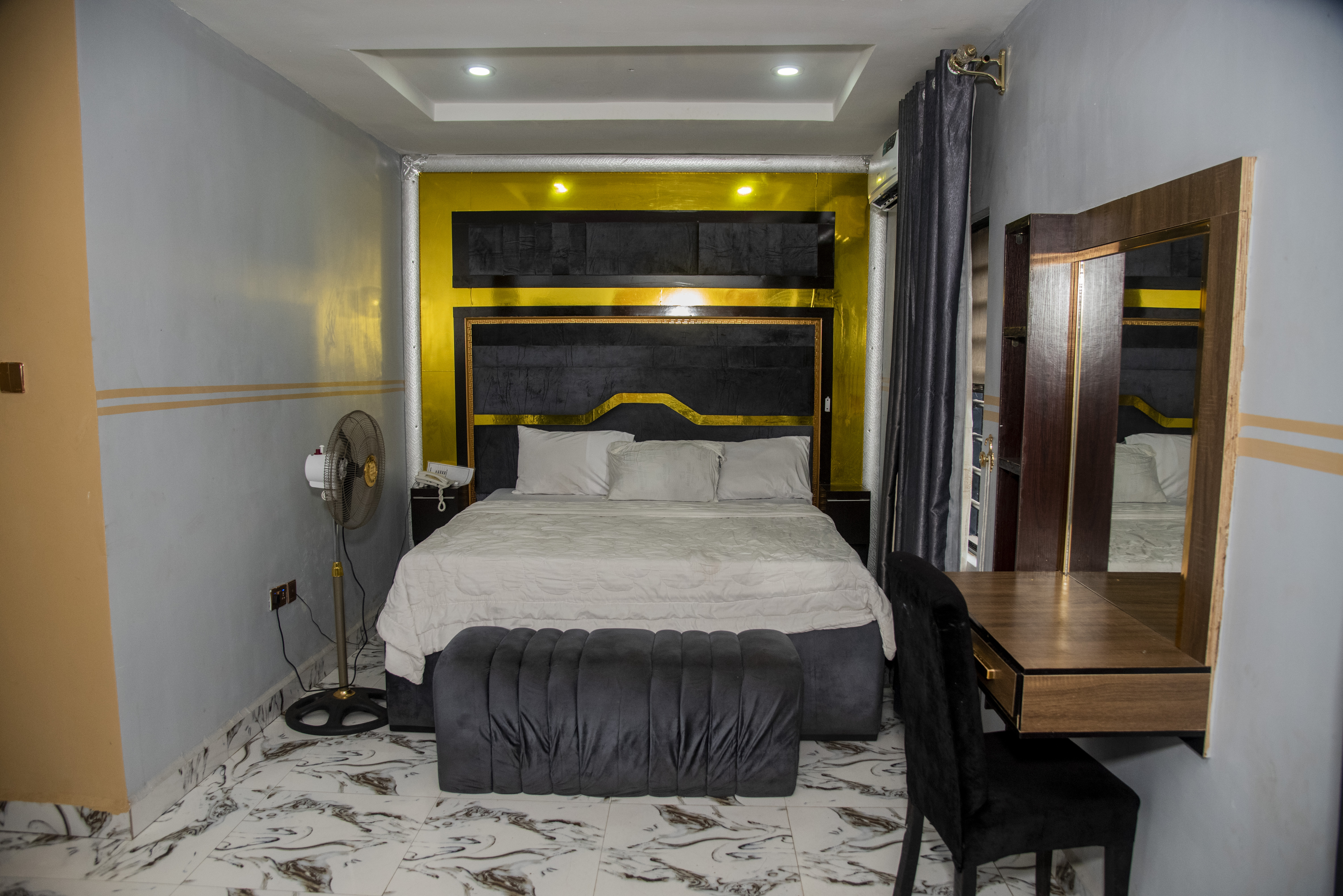 Deluxe Suite